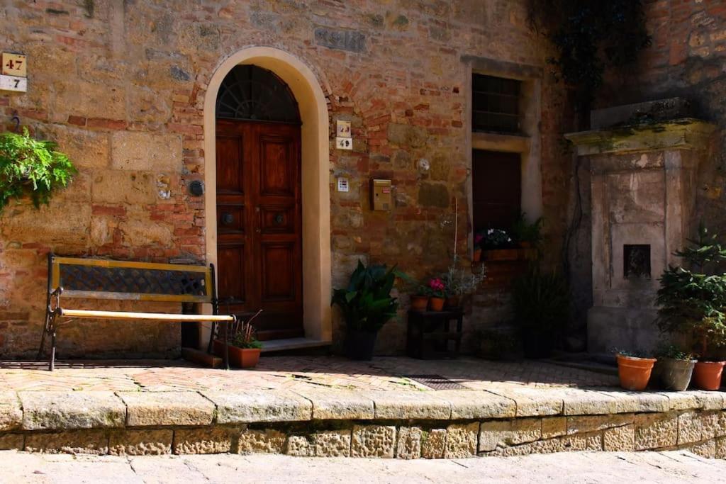 Casa Vacanze E Brevi Periodi Alla Porta Etrusca La Panchina Al Sole โวลแตร์รา ภายนอก รูปภาพ