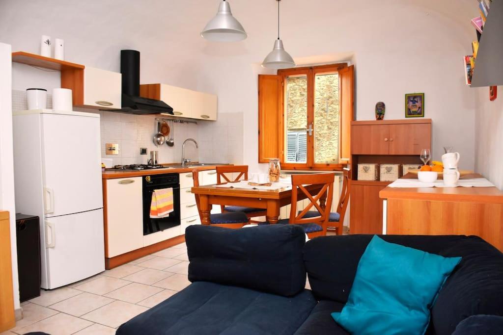 Casa Vacanze E Brevi Periodi Alla Porta Etrusca La Panchina Al Sole โวลแตร์รา ภายนอก รูปภาพ